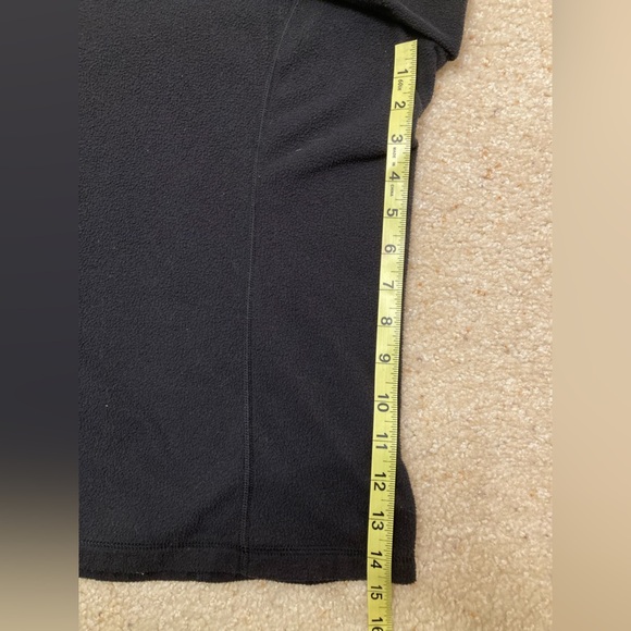 The North Face Women’s Black Fleece Sweater, Pull Over, Embroidered Logo, XL - Picture 6 of 6
